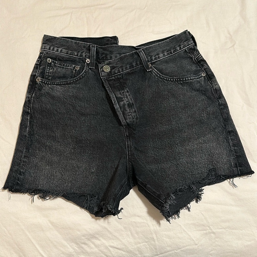 NWOT Agolde Criss Cross Shorts. Hitchhike. Size 28.